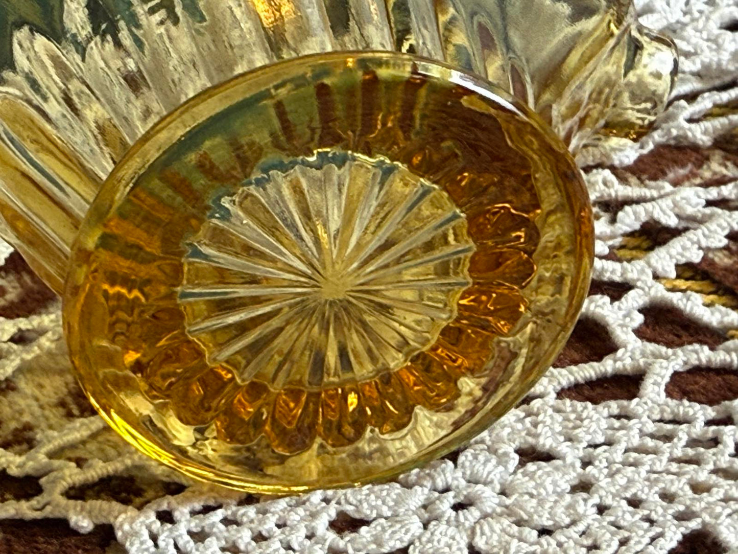 L.E. Smith Yellow 'Coal Buck' Ashtray with metal handle Smith Glass