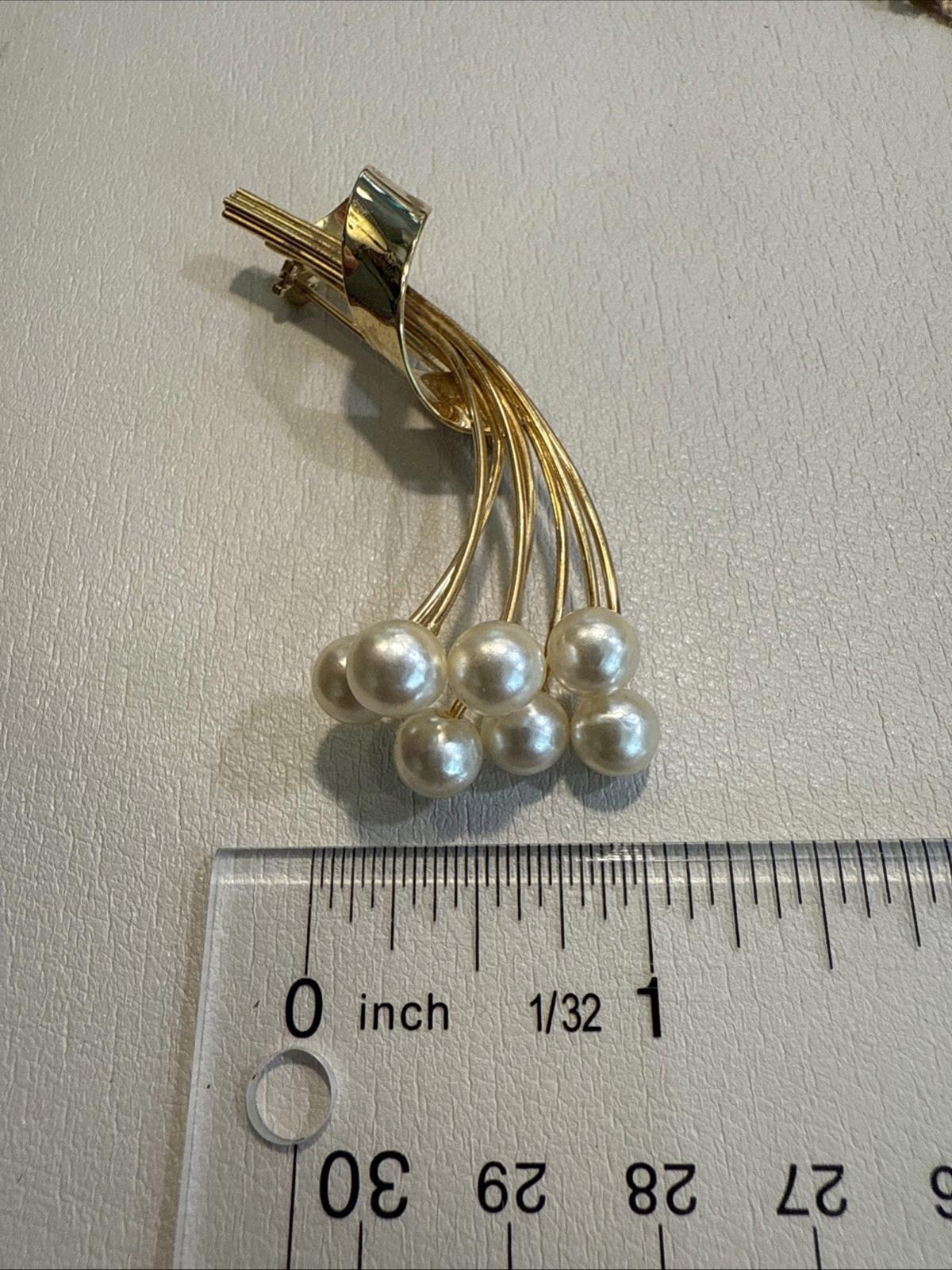 Napier Gold Tone And Pearl Brooch Vintage Estate Costume Jewelry Pin C