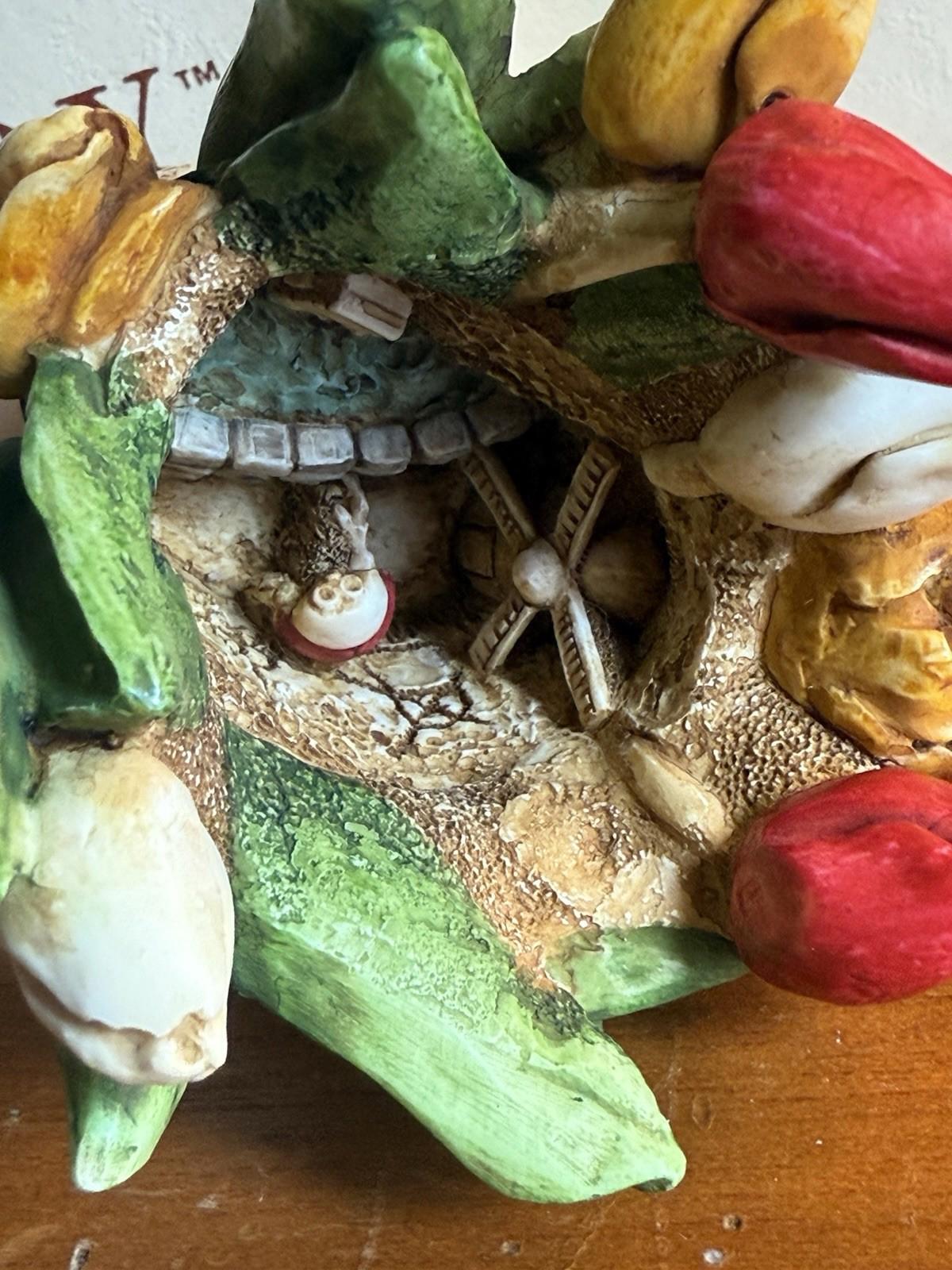 Harmony Kingdom Garden Lord Byron's ~ TULIP box figurine ~ w/Box ~ Edition: 1