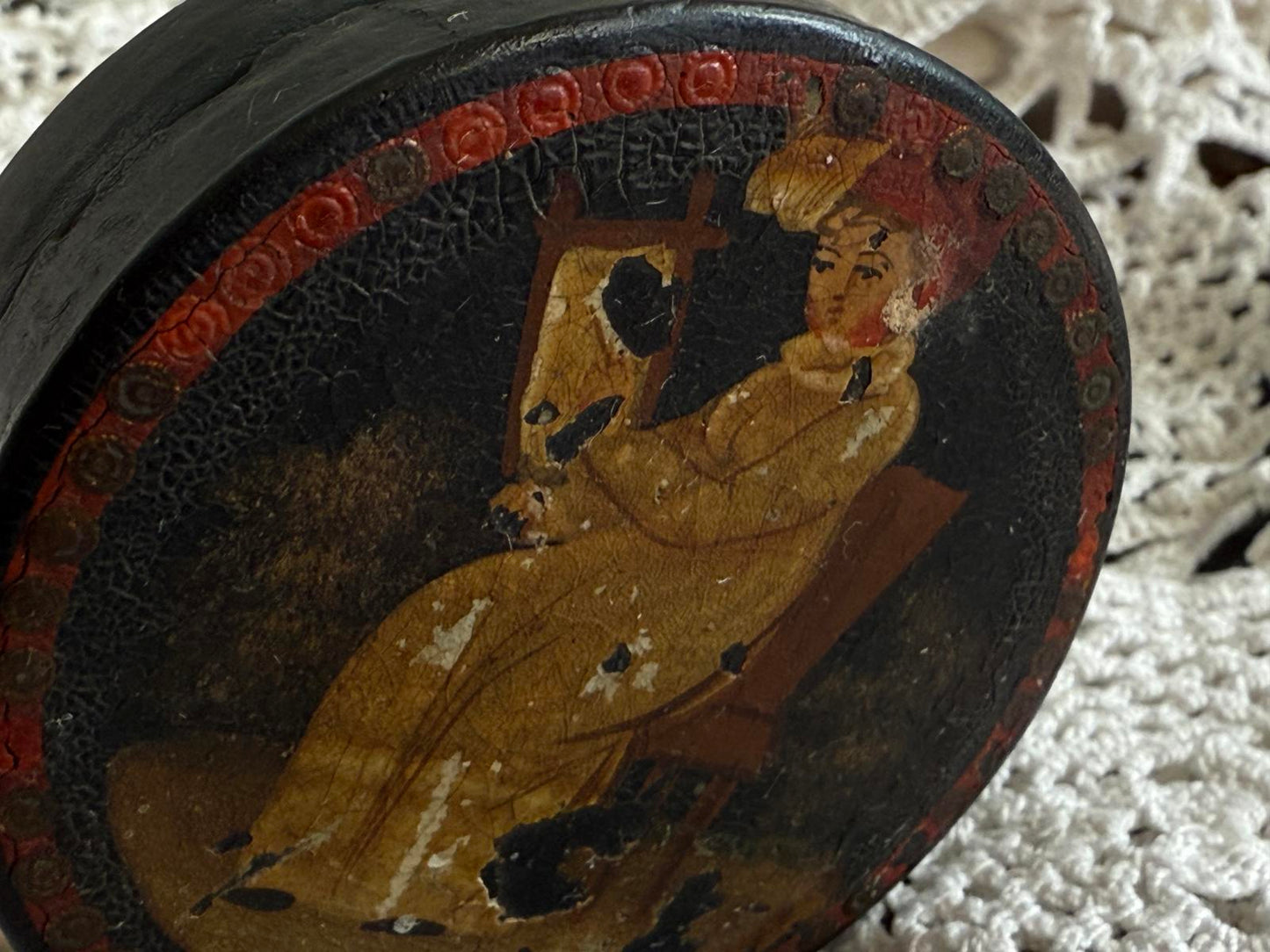 Antique Hand Painted Lacquer Snuff Box, Papier-mâché early 1800's sitting woman