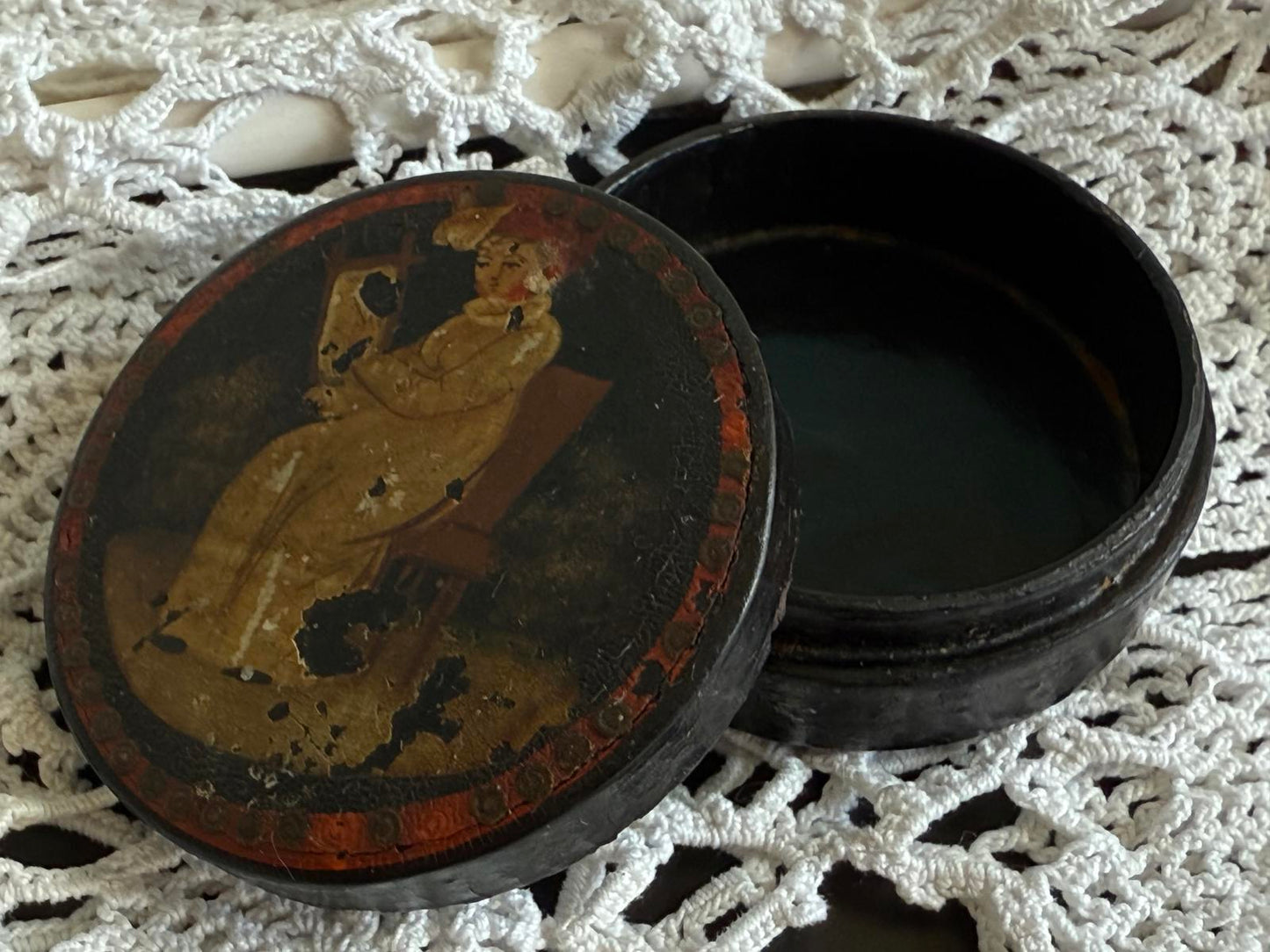Antique Hand Painted Lacquer Snuff Box, Papier-mâché early 1800's sitting woman