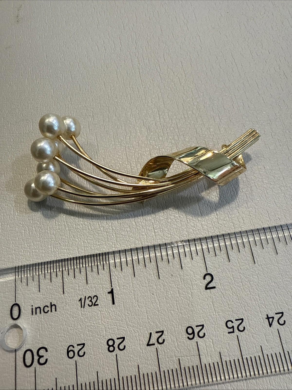 Napier Gold Tone And Pearl Brooch Vintage Estate Costume Jewelry Pin C