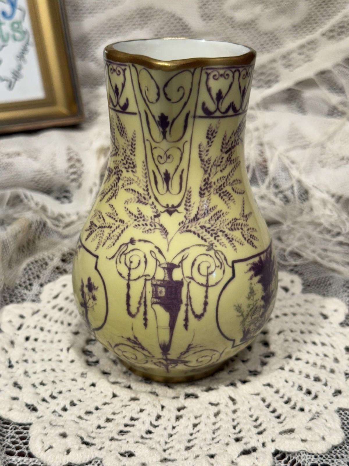 The Franklin Mint Creamer / pitcher 1989 porcelain gilt Vintage