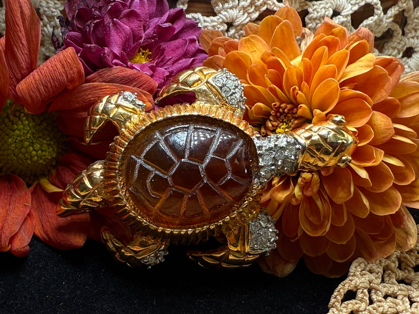 Multicolored Sea Turtle Brooch Jeweled Rhinestone Gold Tone Amber Lucite Belly