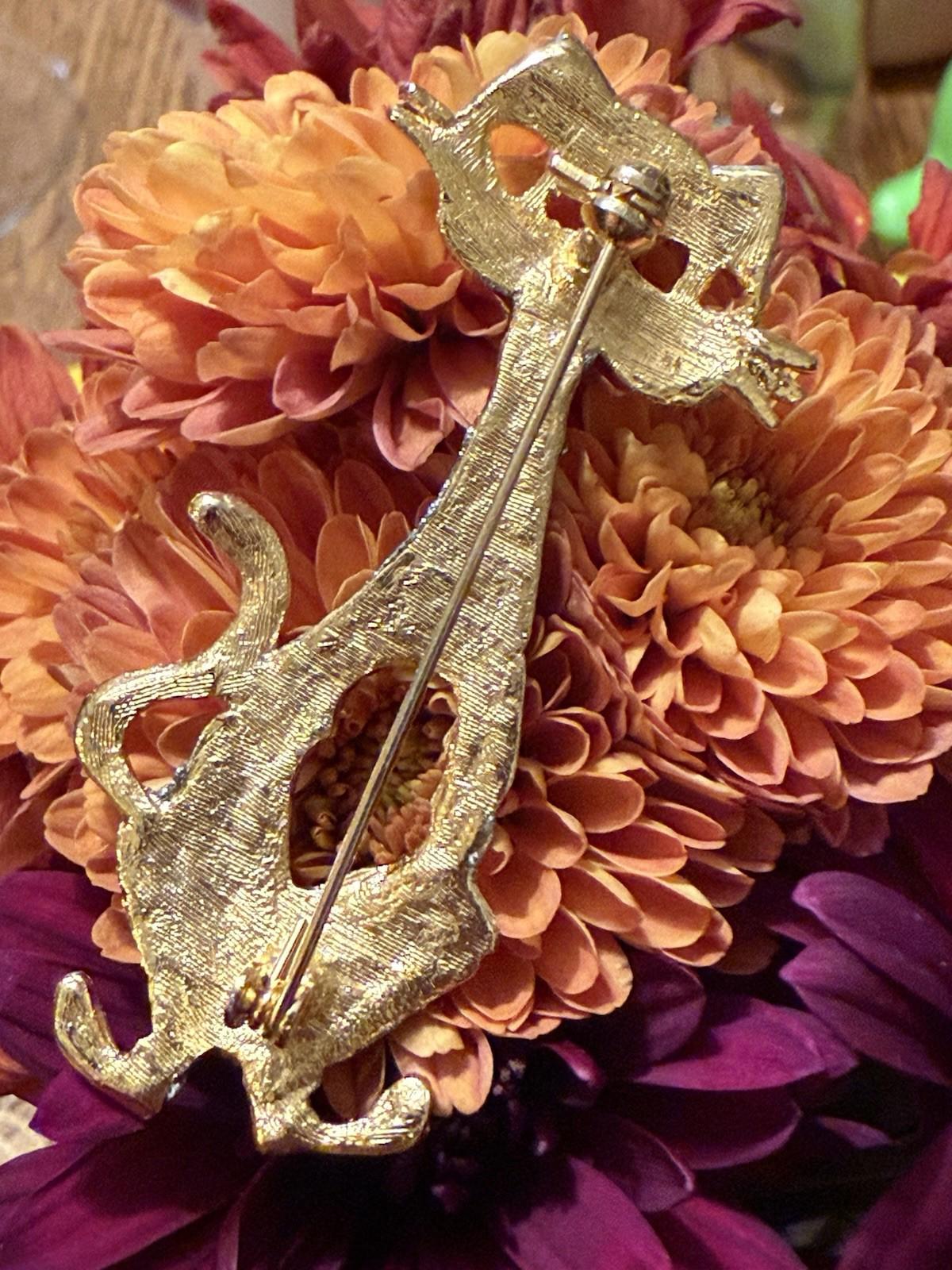 Cat brooch gold tone sparkly enamel Silver Glitter Body Vintage