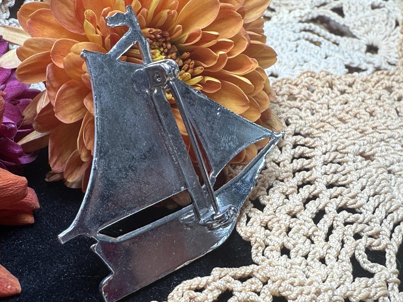 Small Red White & Blue Enamel Patriotic SIlvertone Sailboat Brooch Pin