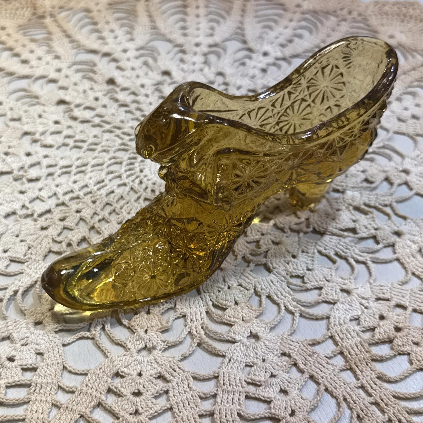 Fenton Cat Head Daisy & Button Amber Glass Shoe Art Glass Paperweight Yellow