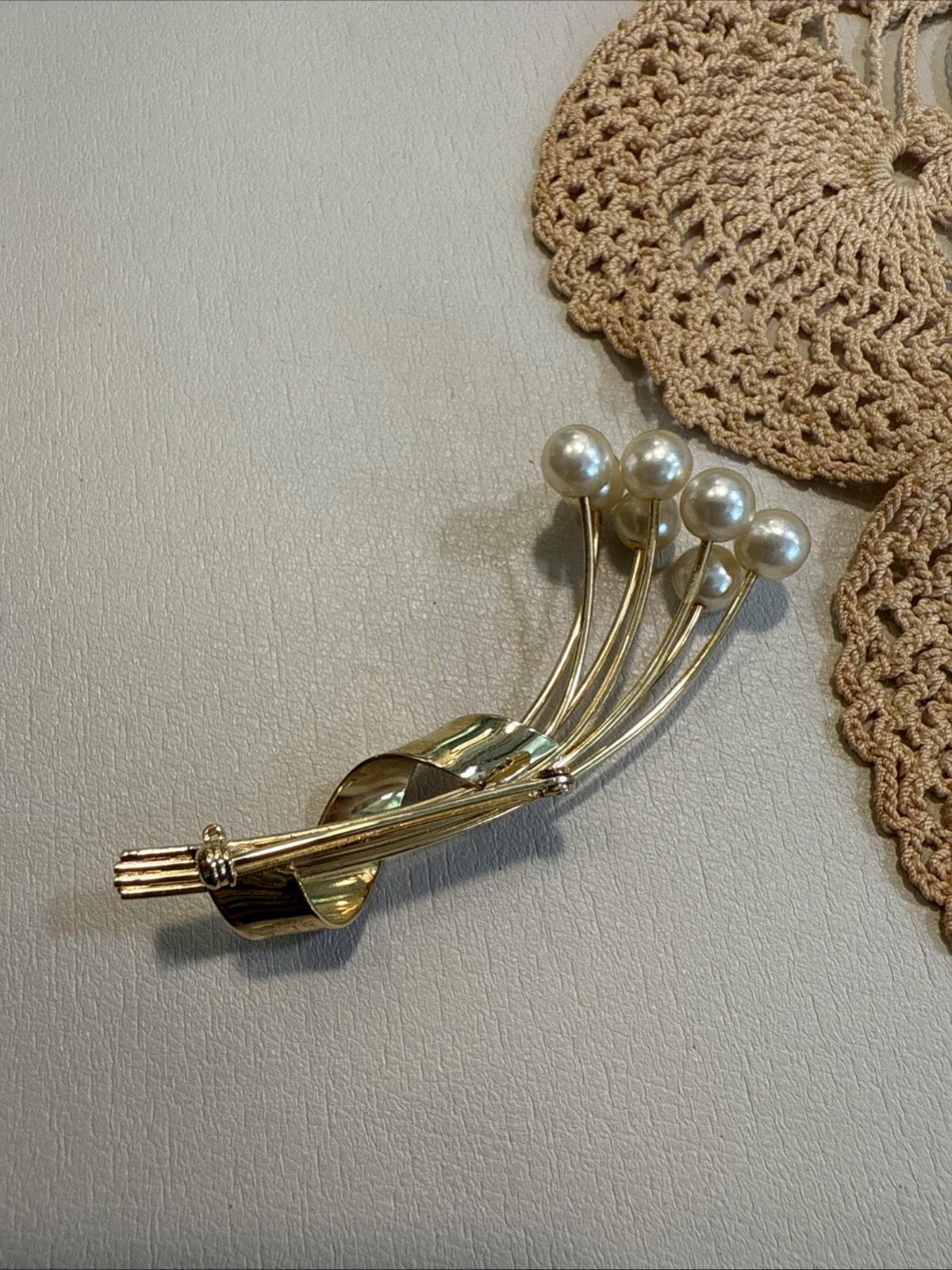 Napier Gold Tone And Pearl Brooch Vintage Estate Costume Jewelry Pin C