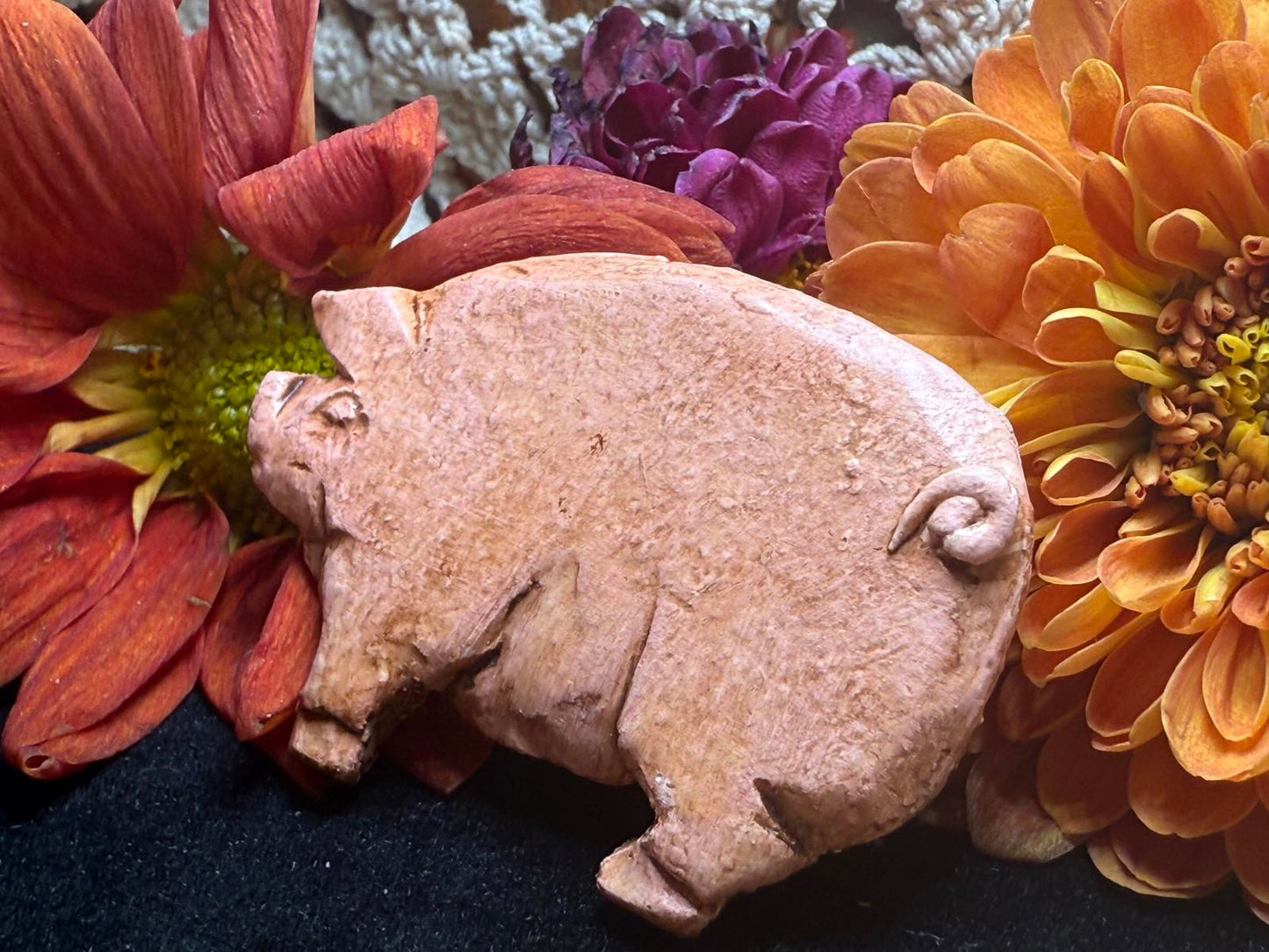 Folk Art Pig Pin Hand Made Piggy Flat Vintage Resin