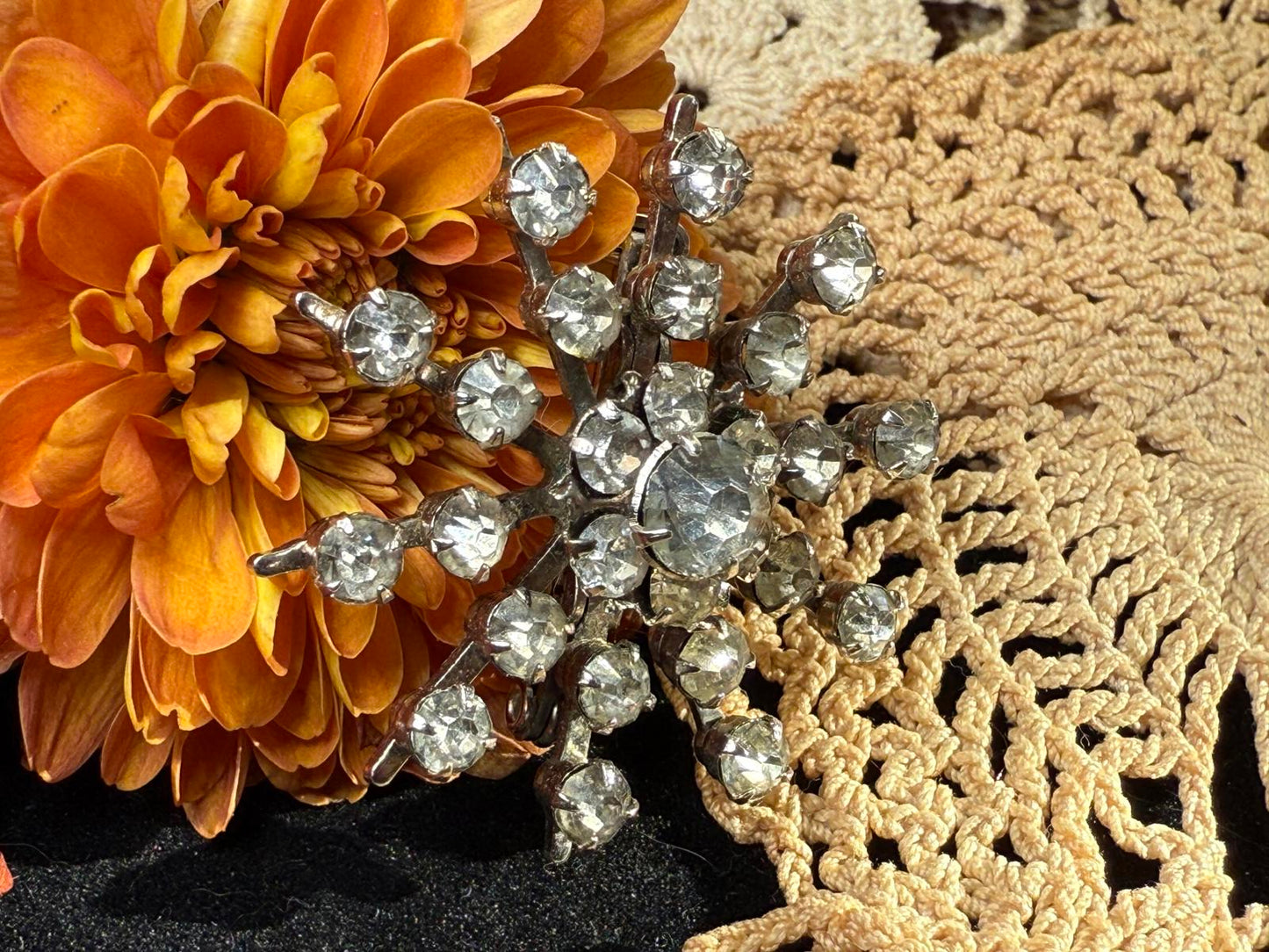 Vintage Rhinestone Starburst Brooch Clear Sparkle Jewelry Silver Tone Pin