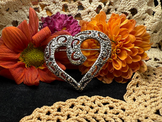 Vintage Marcasite Silver Tone artistic heart Brooch pin