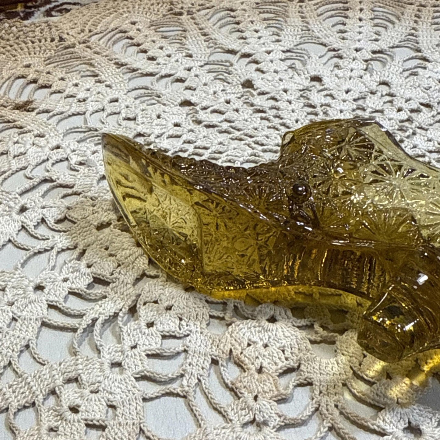 Fenton Cat Head Daisy & Button Amber Glass Shoe Art Glass Paperweight Yellow