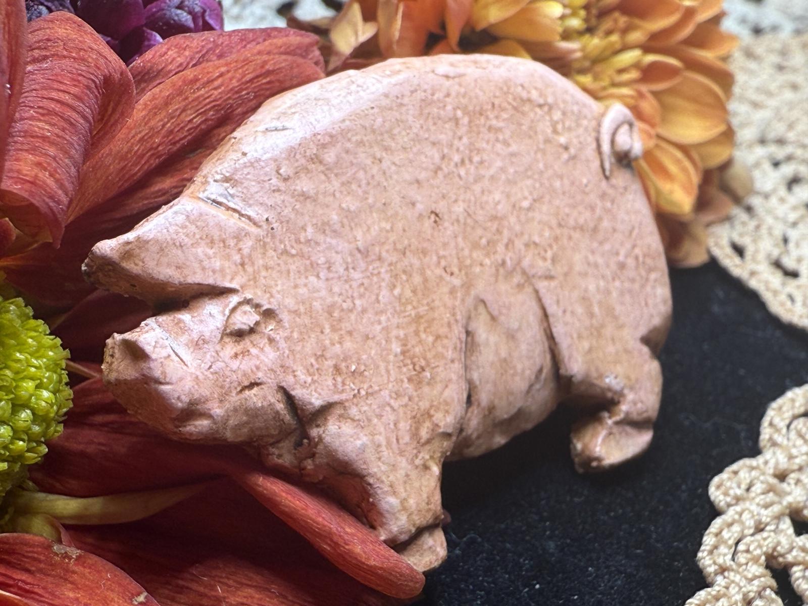 Folk Art Pig Pin Hand Made Piggy Flat Vintage Resin