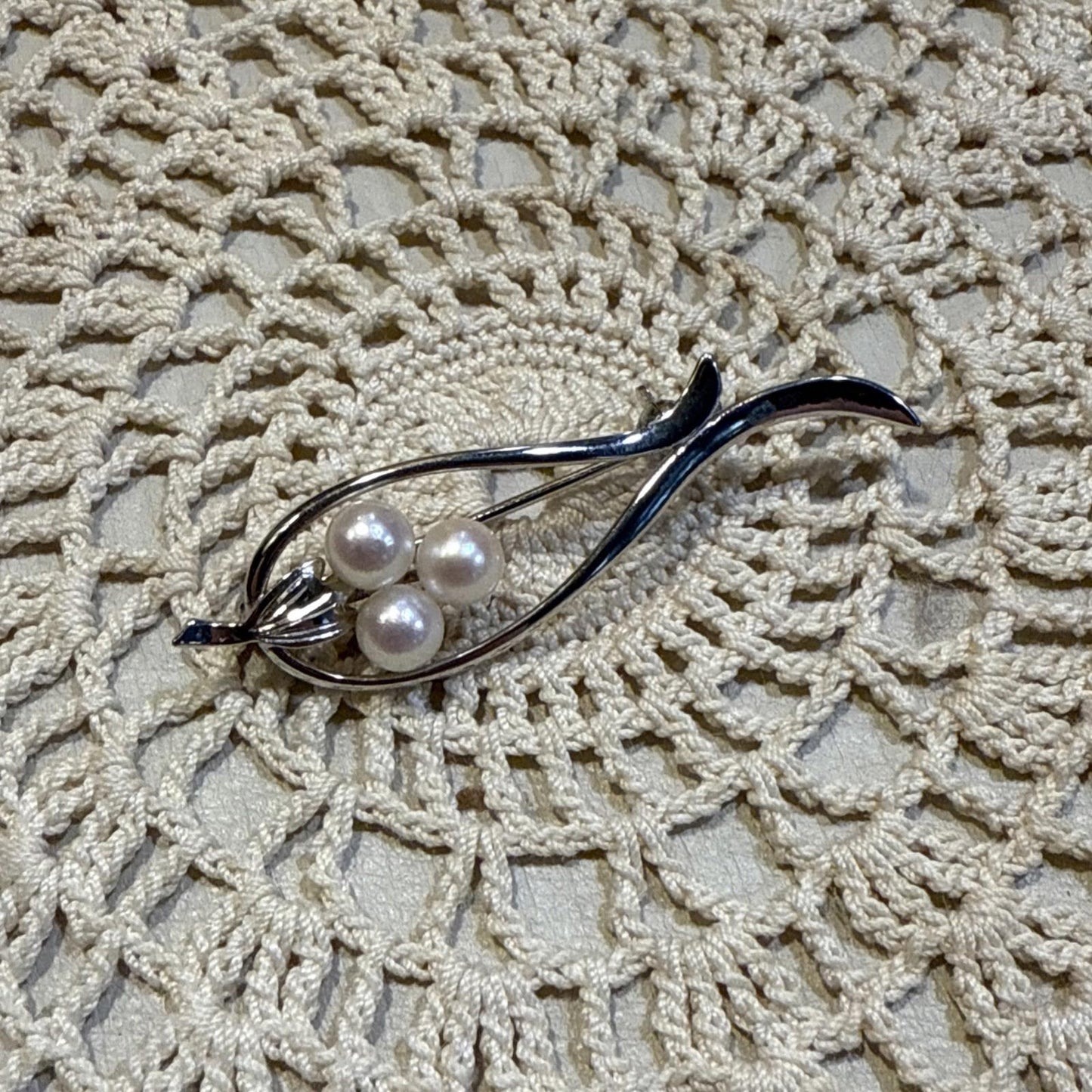 Vintage Pearls with Leaf Sterling Silver 925 Brooch Pin