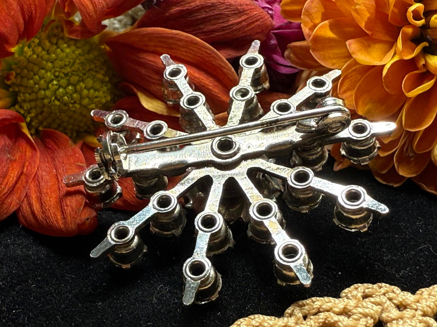 Vintage Rhinestone Starburst Brooch Clear Sparkle Jewelry Silver Tone Pin