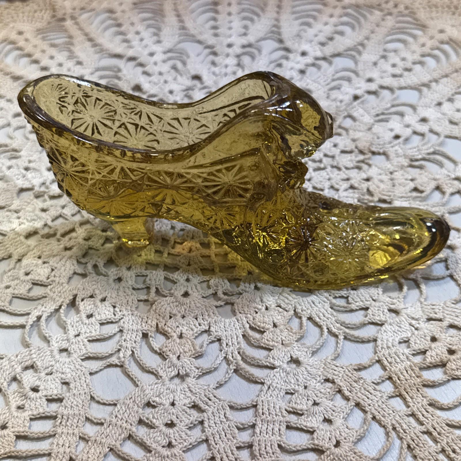 Fenton Cat Head Daisy & Button Amber Glass Shoe Art Glass Paperweight Yellow