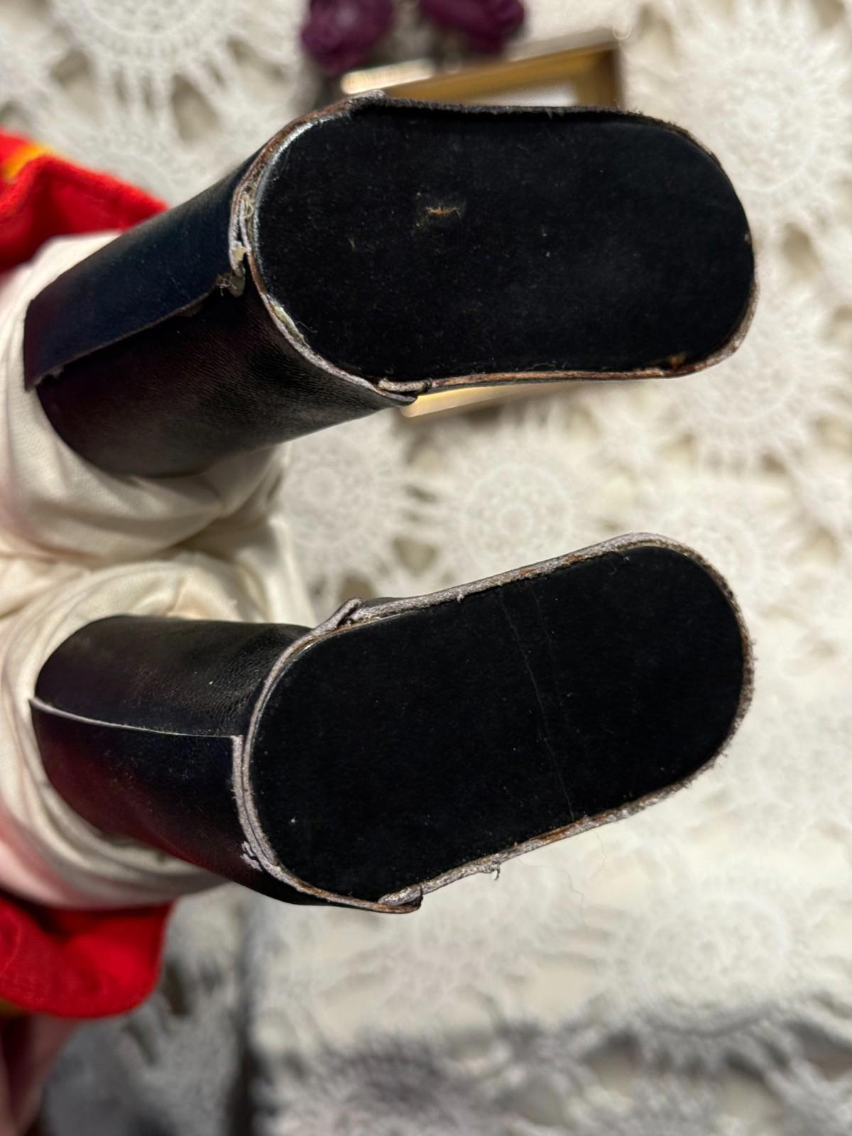 Abercrombie & Fitch London Owl Company British Grenadier Royal Army Red Coat