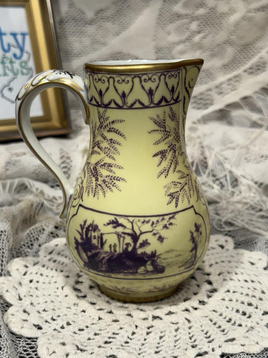 The Franklin Mint Creamer / pitcher 1989 porcelain gilt Vintage