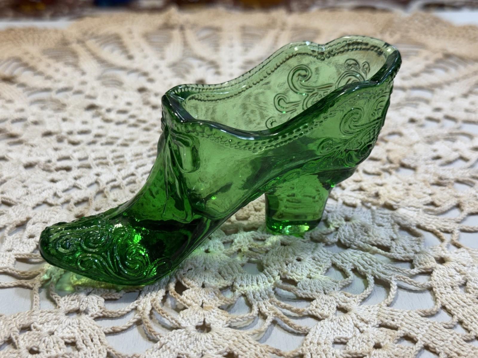 Vintage Mosser Victorian Style Green Miniature Glass Shoe Front Bow & Scrolls