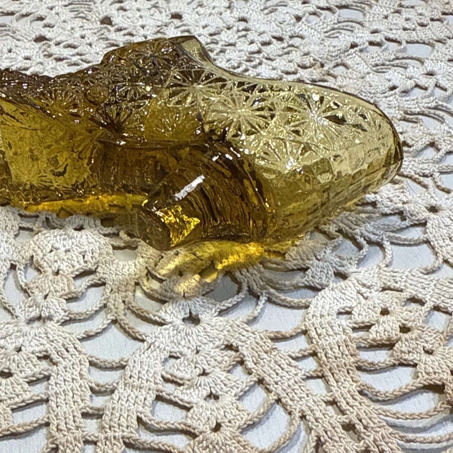 Fenton Cat Head Daisy & Button Amber Glass Shoe Art Glass Paperweight Yellow