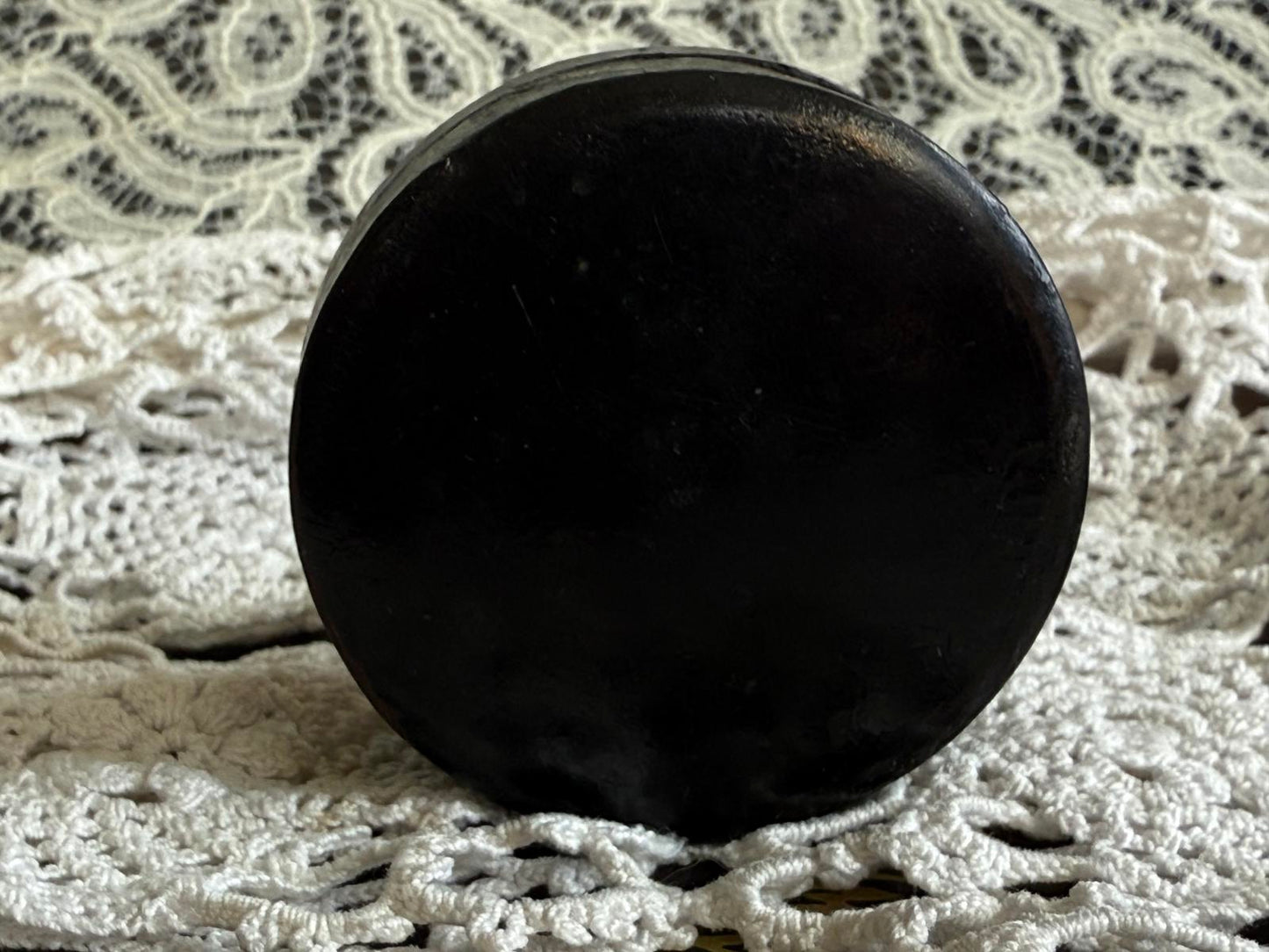 Antique Hand Painted Lacquer Snuff Box, Papier-mâché early 1800's sitting woman