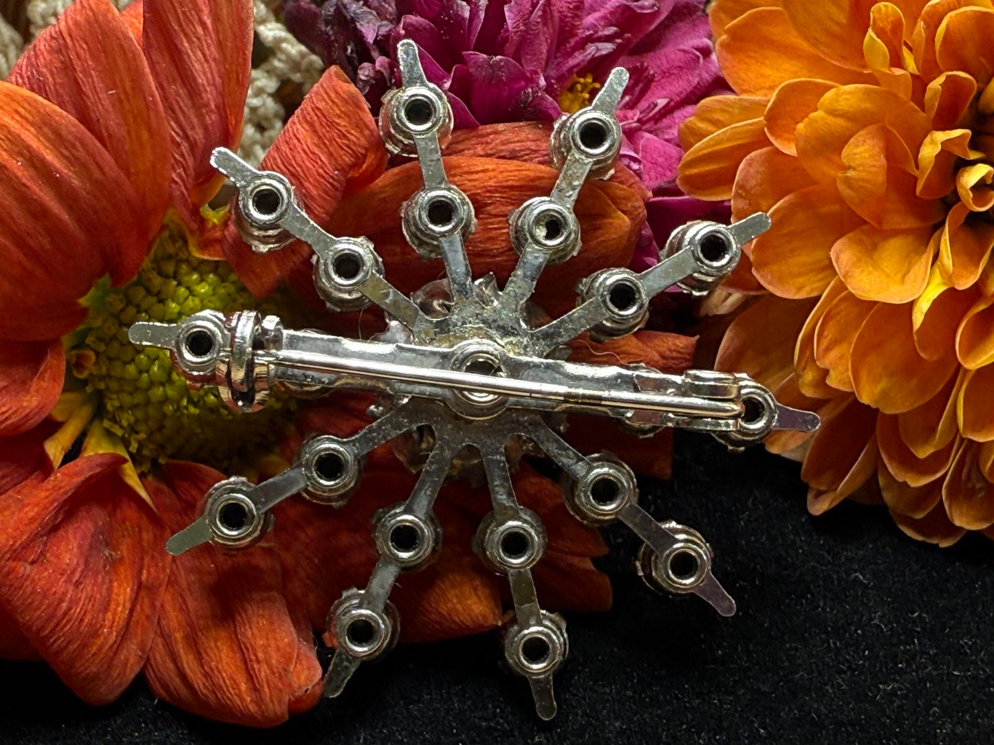 Vintage Rhinestone Starburst Brooch Clear Sparkle Jewelry Silver Tone Pin