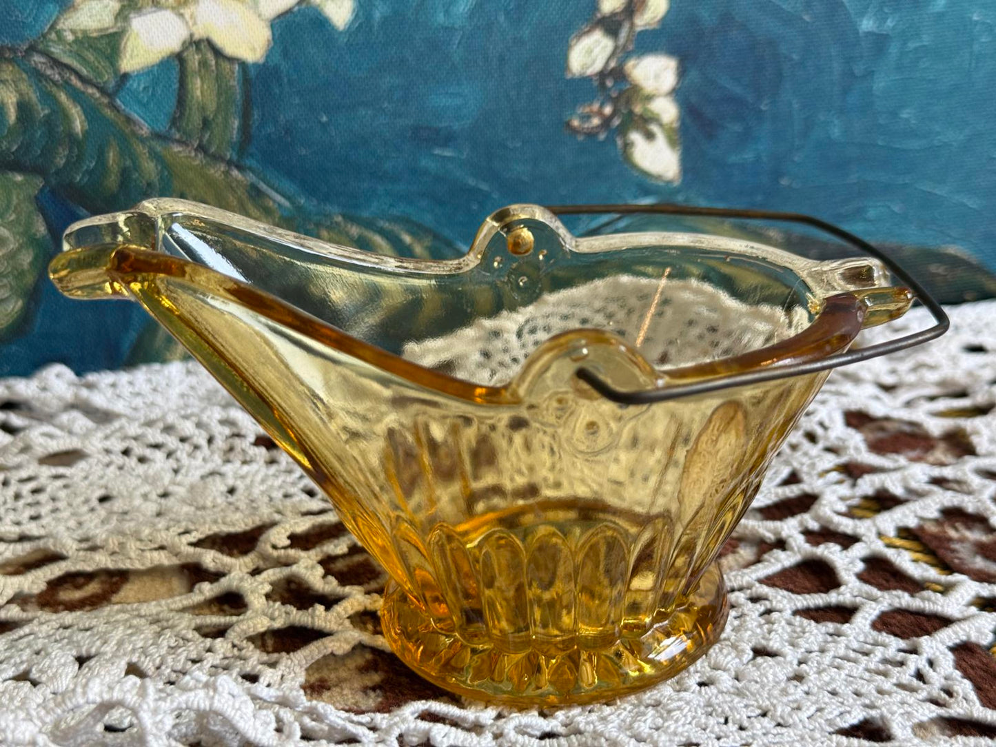 L.E. Smith Yellow 'Coal Buck' Ashtray with metal handle Smith Glass