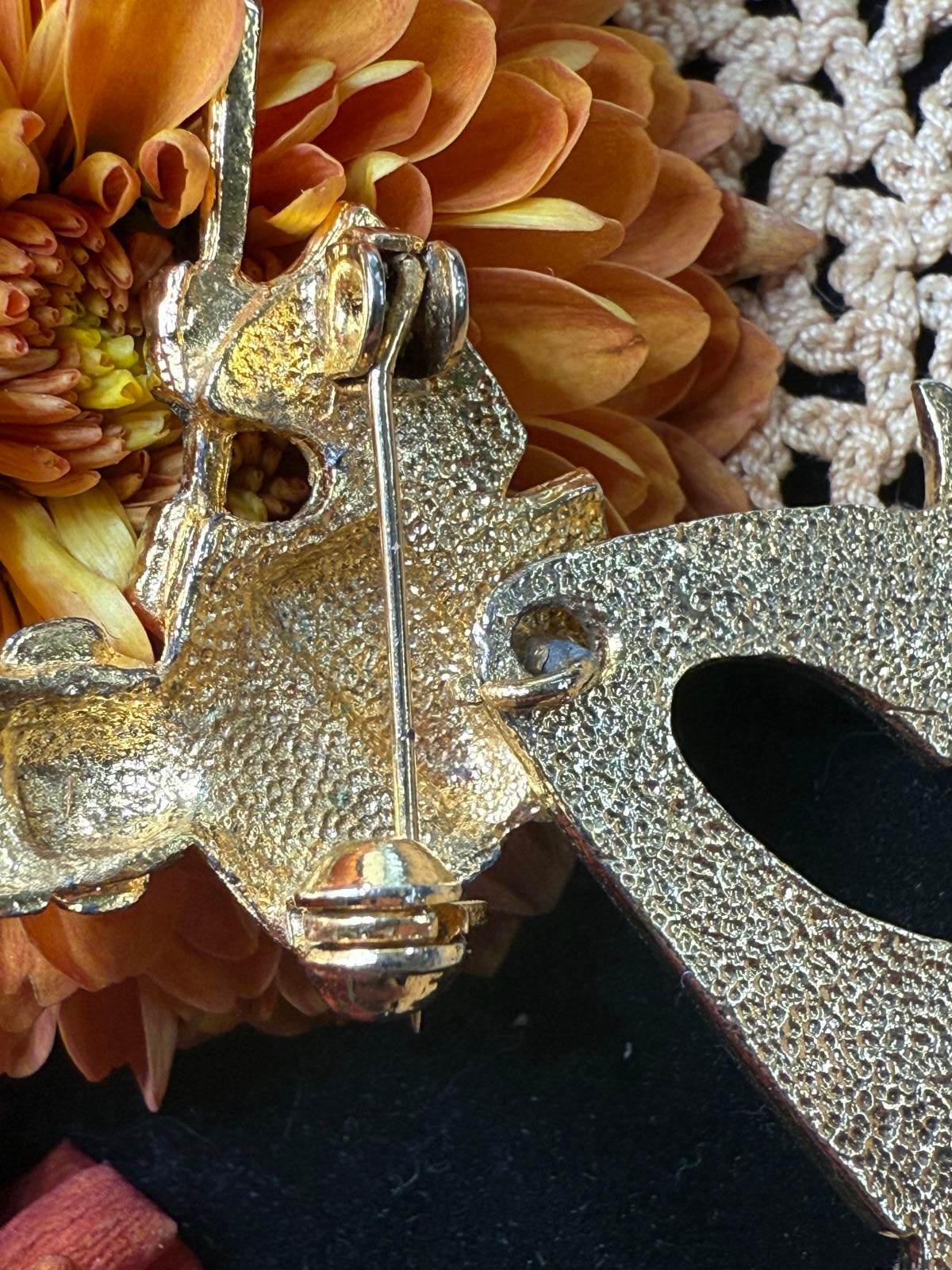 Vintage Articulated Clown White & Red Enamel on Gold Tone Brooch Pin