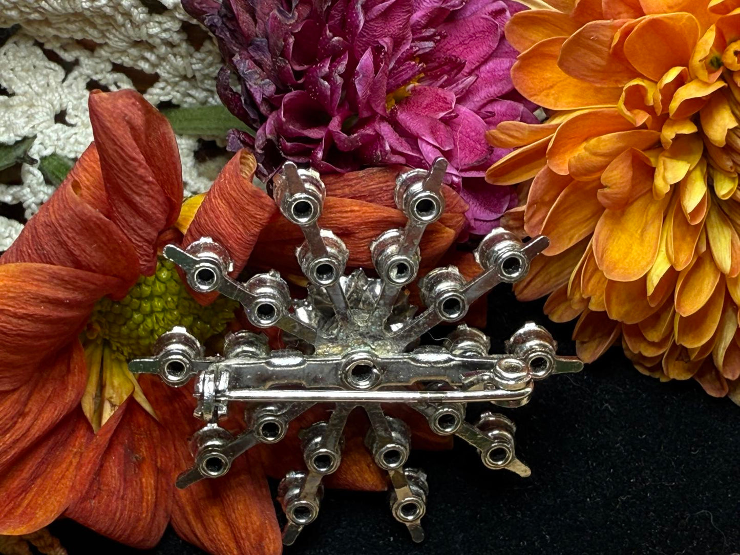 Vintage Rhinestone Starburst Brooch Clear Sparkle Jewelry Silver Tone Pin