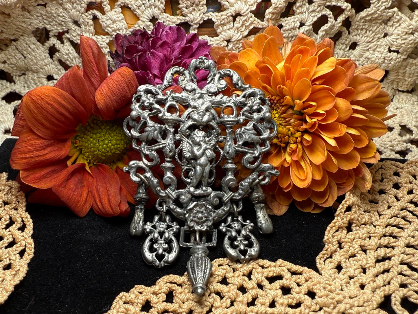 Brooch - Miracle Creation Rococo Cherub Brooch with all attachments