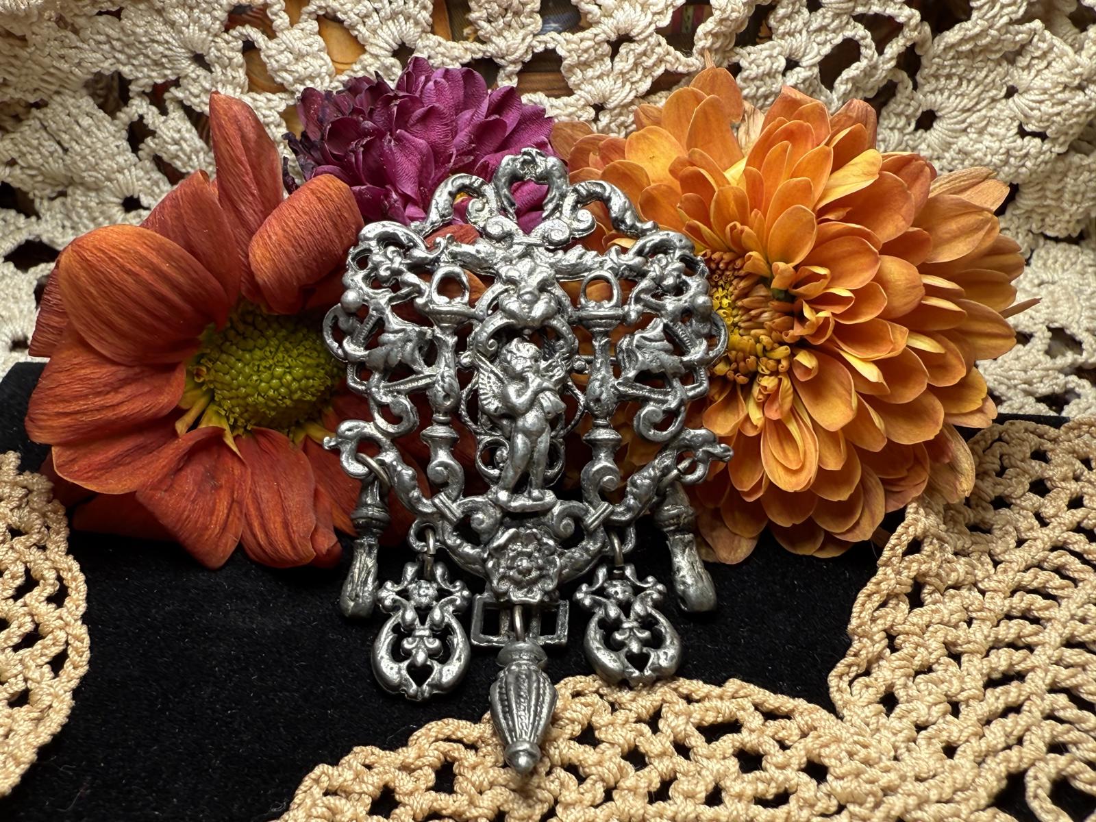 Brooch - Miracle Creation Rococo Cherub Brooch with all attachments