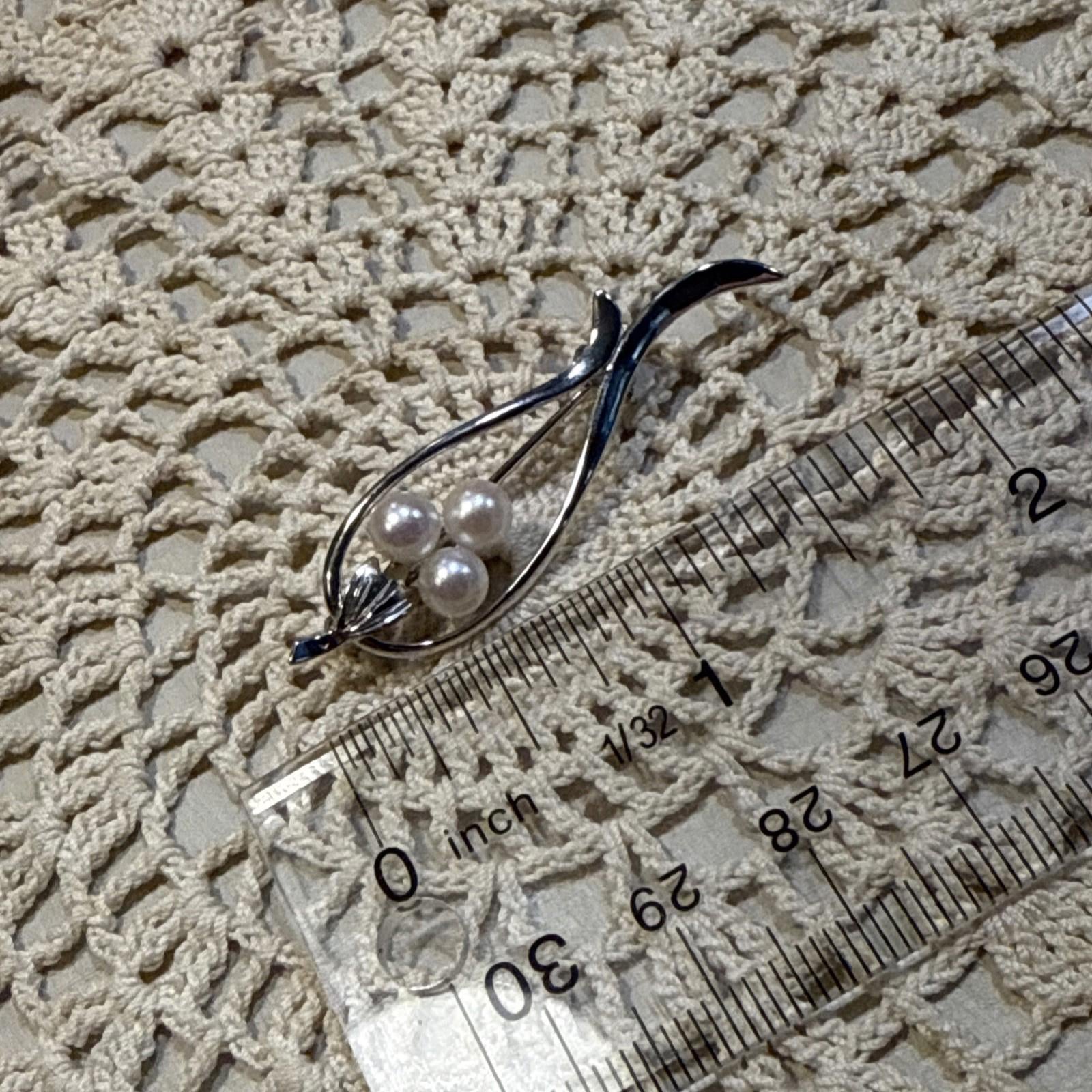 Vintage Pearls with Leaf Sterling Silver 925 Brooch Pin